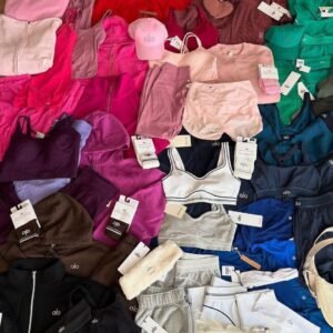 Alo yoga clothing pallet. - Image 3