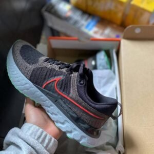 Alternative view of Nike shoes 👟 pallets