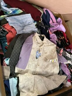 Men/ Women clothes pallets - Image 3