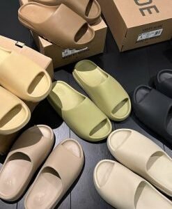 Yeezy Slides pallets for sale