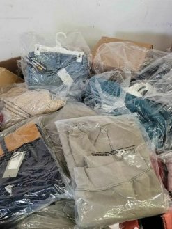 Men/ Women clothes pallets - Image 4
