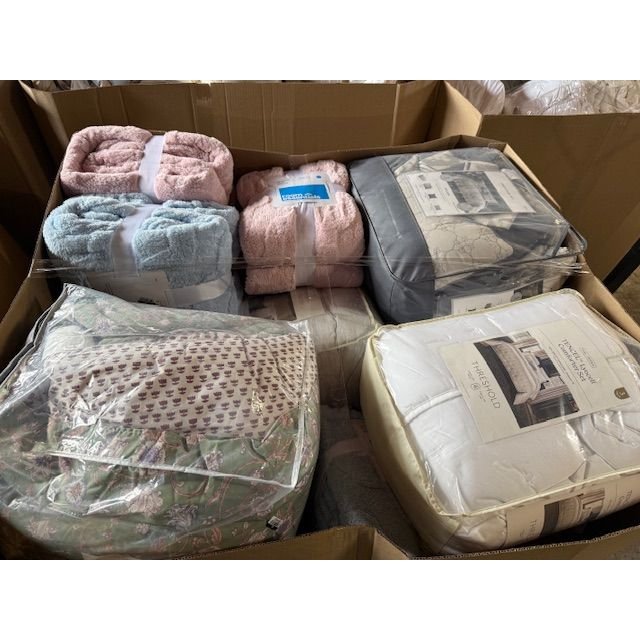 Target Bedding Truckload - Image 4