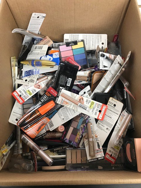 Mix Cosmetic Truckload Liquidations - Image 2